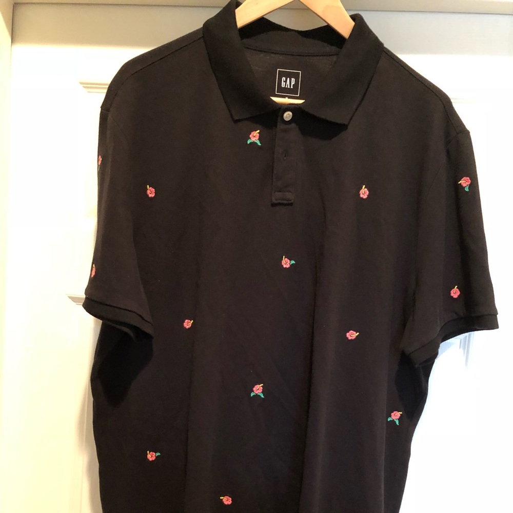 Gap flower embroidered polo